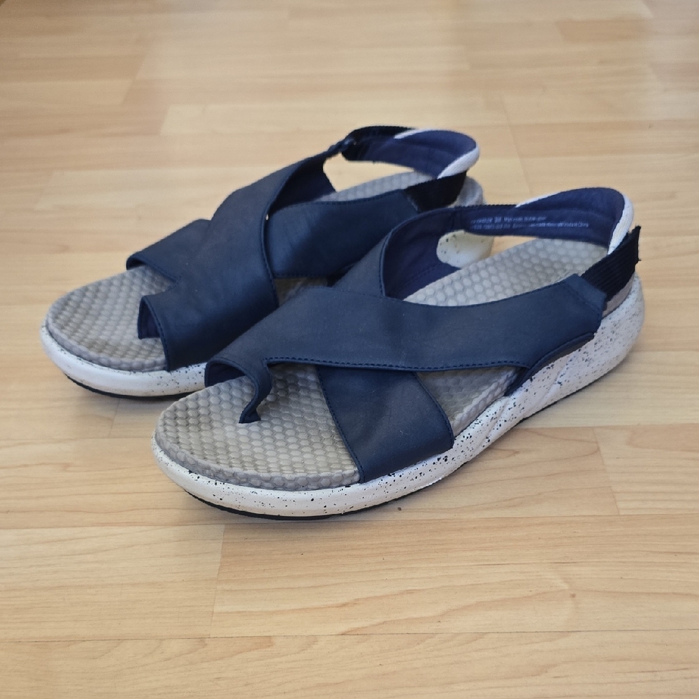 Baretraps Geranium Rebound Technology Light Weight Comfort Navy Sandal Size 9